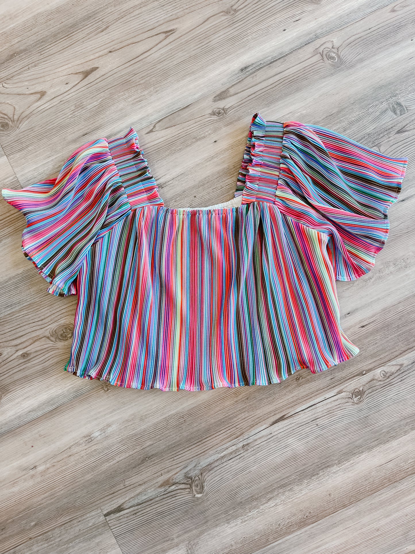 RAINBOW FLUTTER TOP