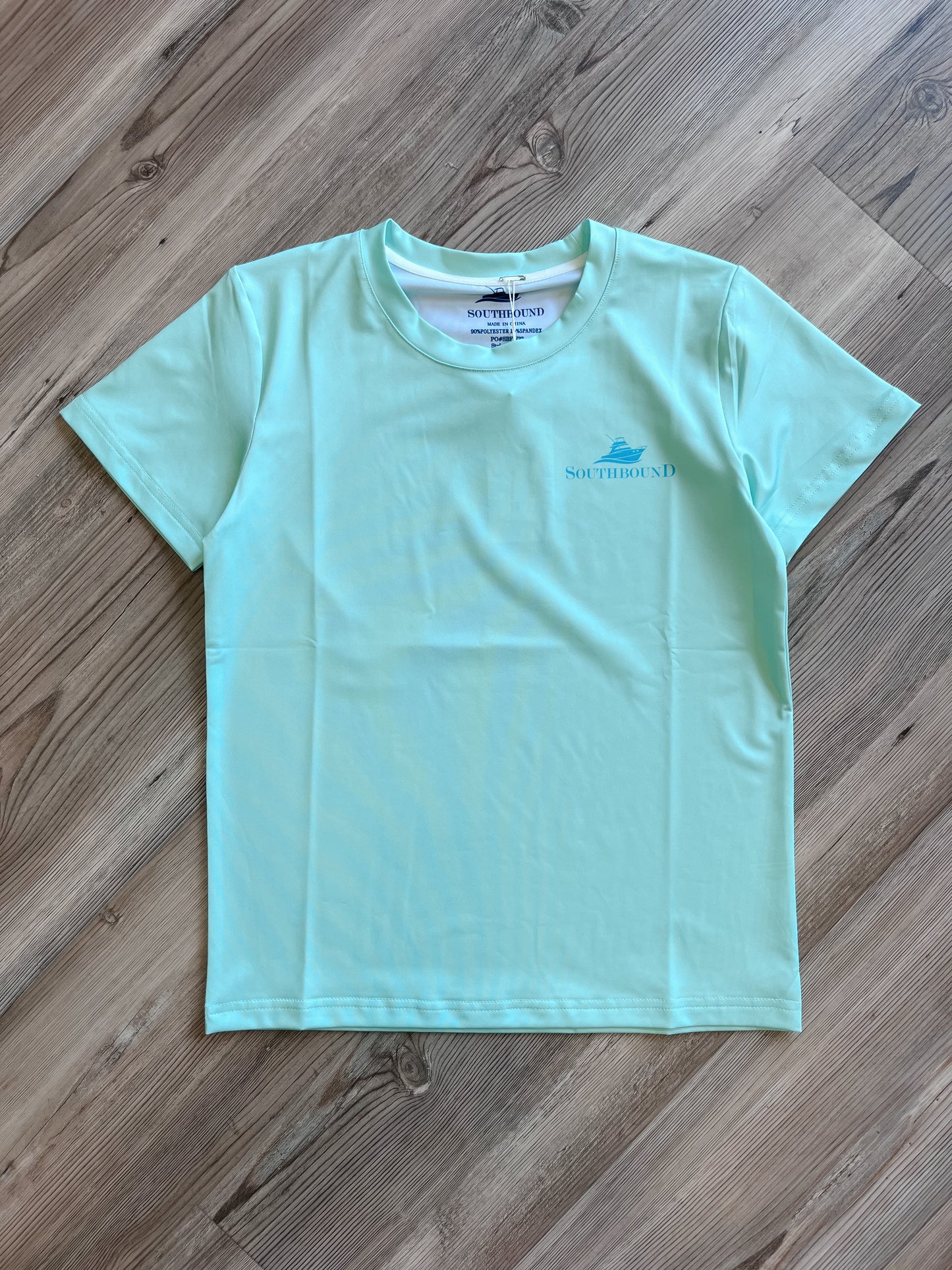 PREFORMANCE TEE WITH FISH